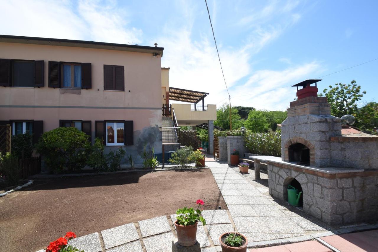 Appartamenti Oleandro - Giardini, Terrazze E Posti Auto Marina di Campo Exterior foto