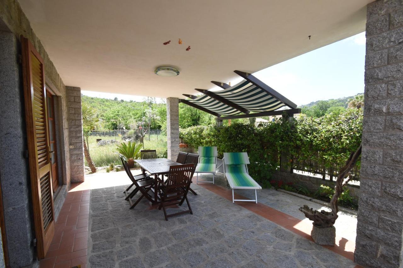 Appartamenti Oleandro - Giardini, Terrazze E Posti Auto Marina di Campo Exterior foto